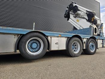 Volvo FM 420 8x2 / HMF 55 t/m CRANE + JIB